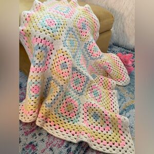 Vintage Pastel Crocheted Granny Squre Blanket